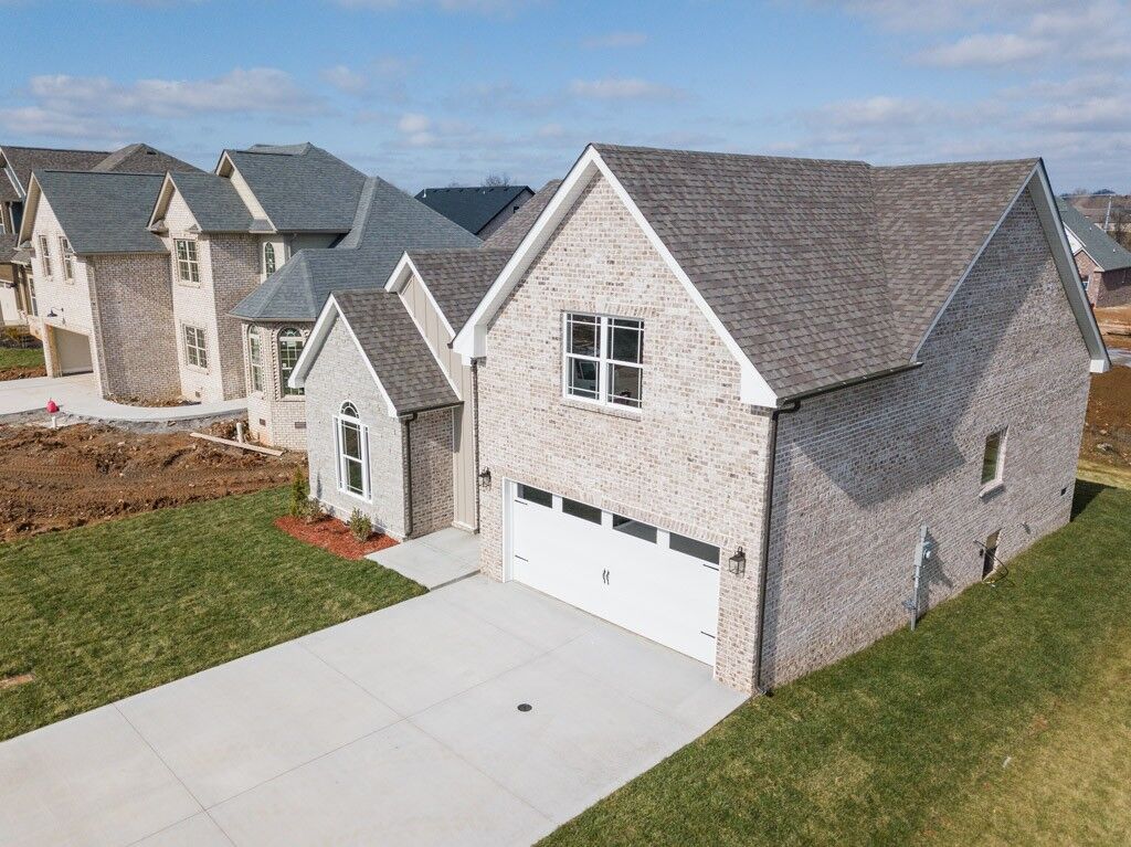 Property Photo: 116 The Oaks TN 37043