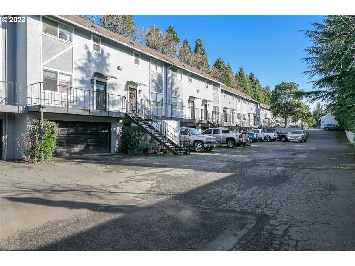 Property Photo:  7835 SE 92nd Ave 27  OR 97266 
