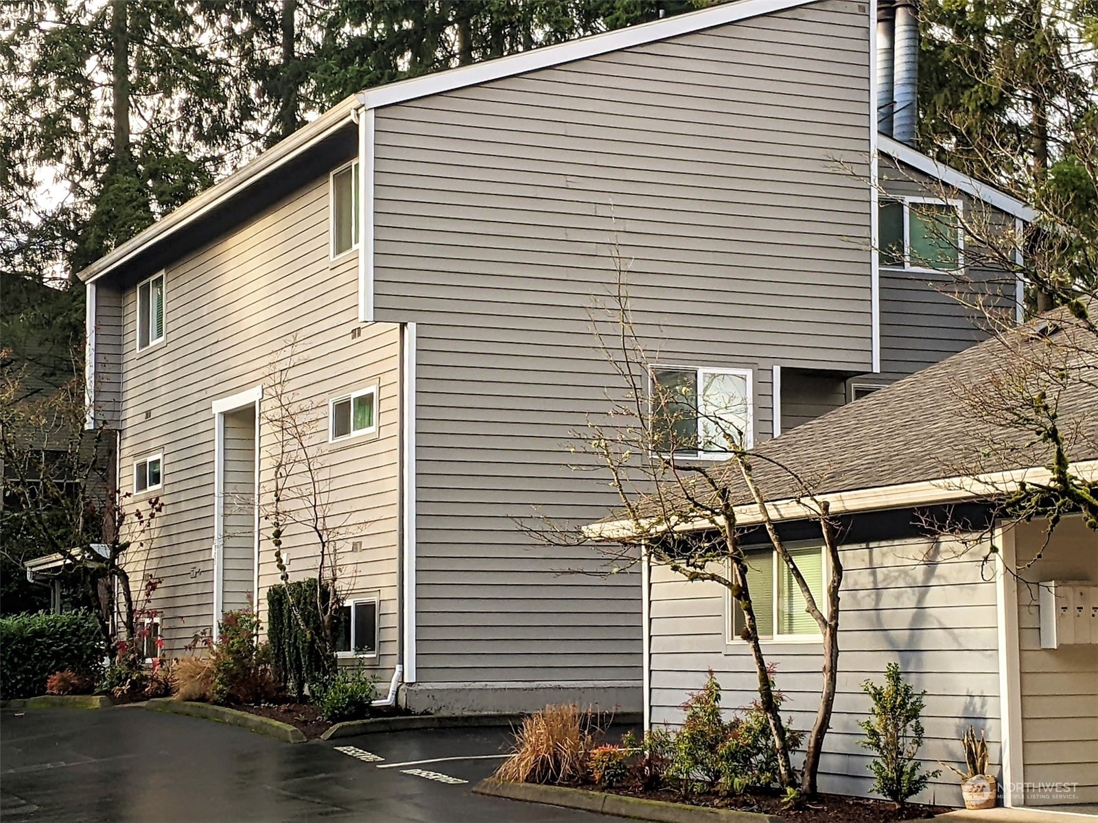 Property Photo:  3005 127th Place SE B12  WA 98005 