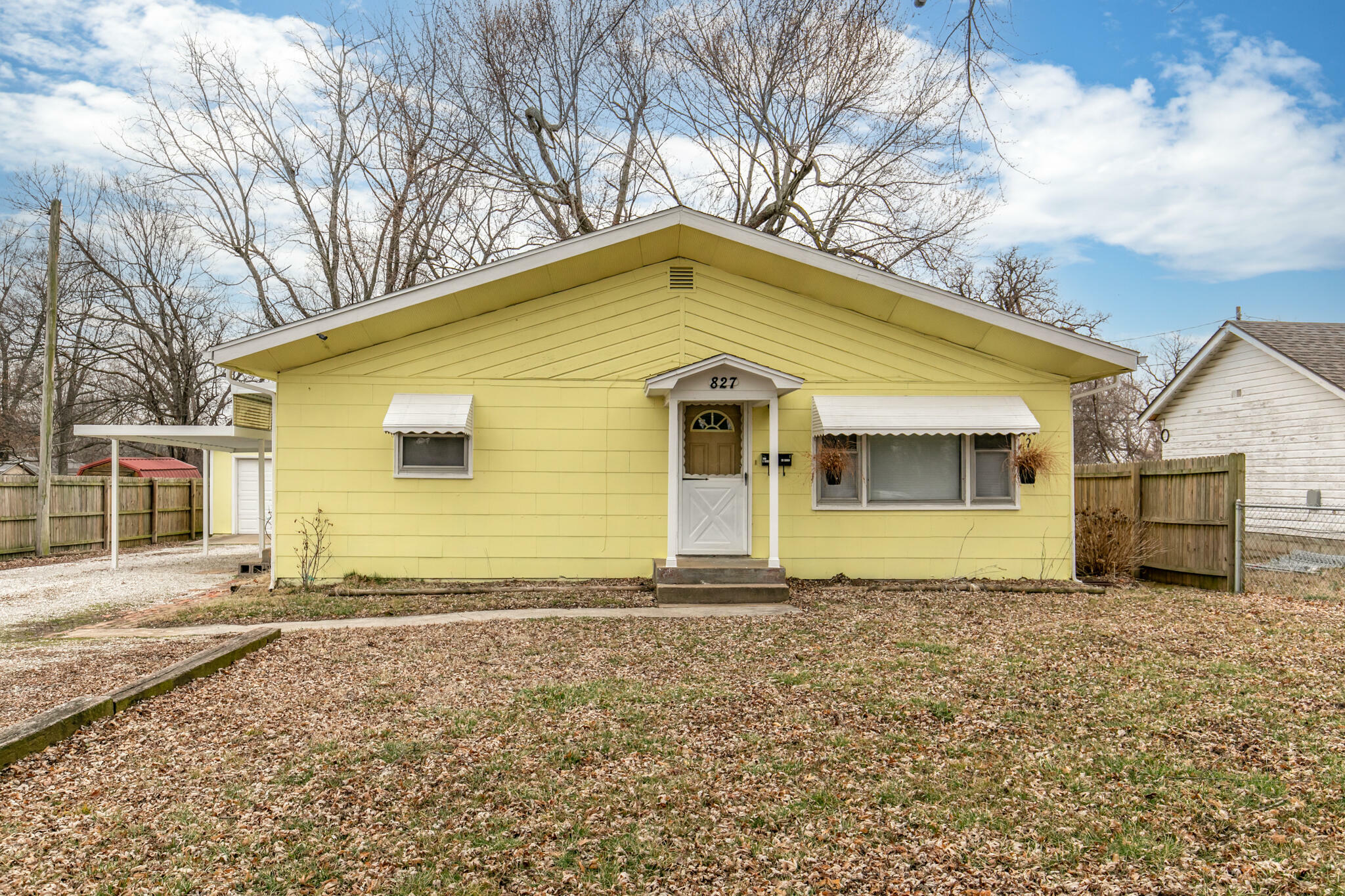 Property Photo: 827 N Brown Avenue MO 65802