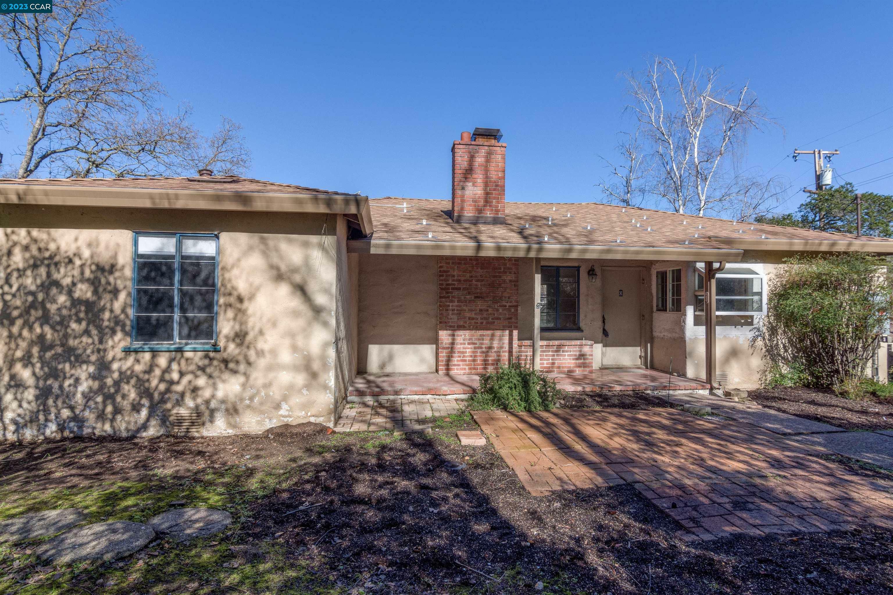 Property Photo:  945 Yorkshire Ct  CA 94549 