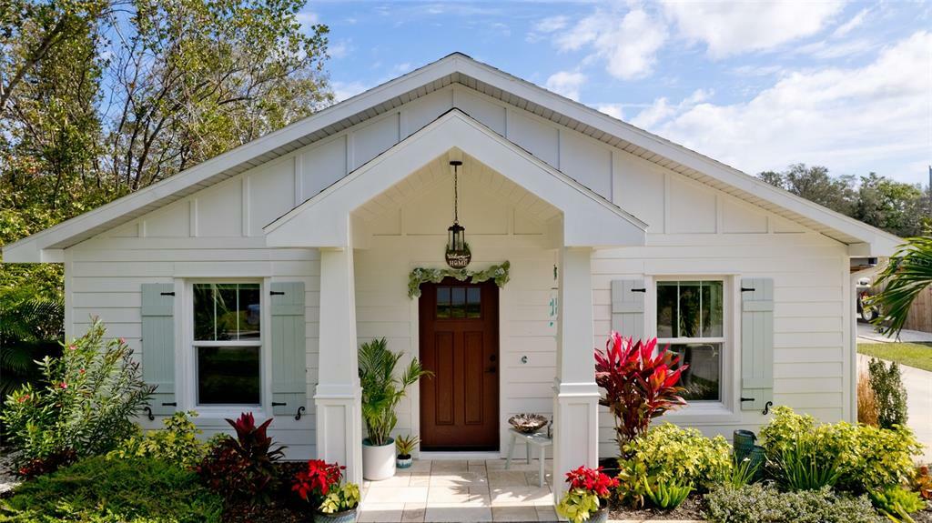 Property Photo: 606 19th Avenue W FL 34221