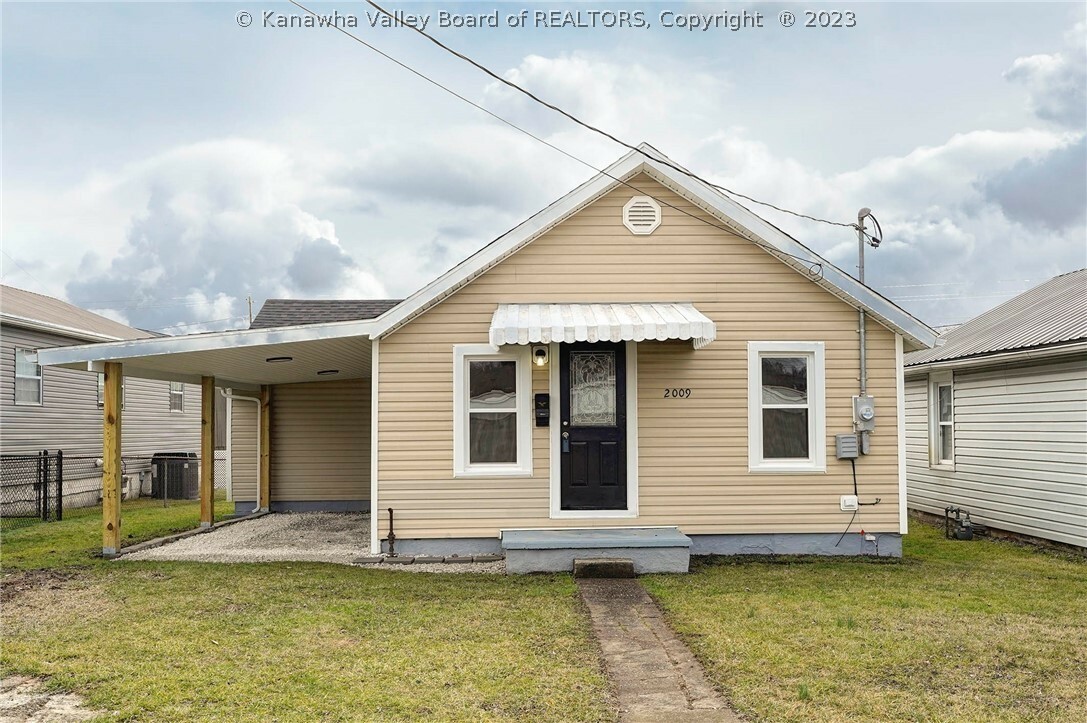 Property Photo: 2009 Harrison Avenue WV 25177