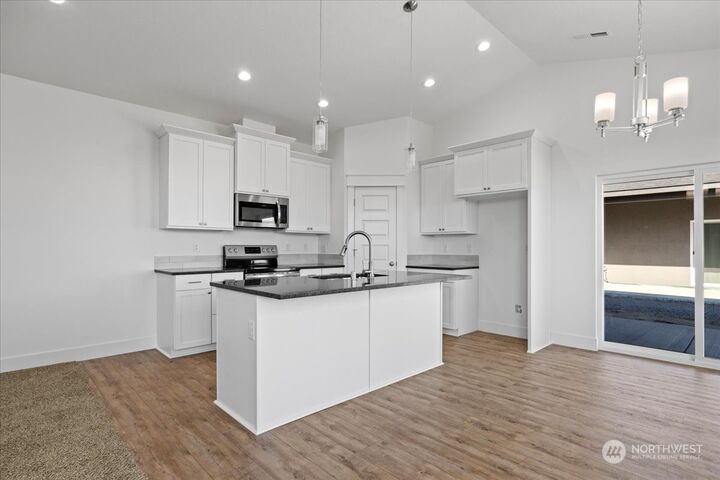 Property Photo:  920 P Street SW  WA 98848 