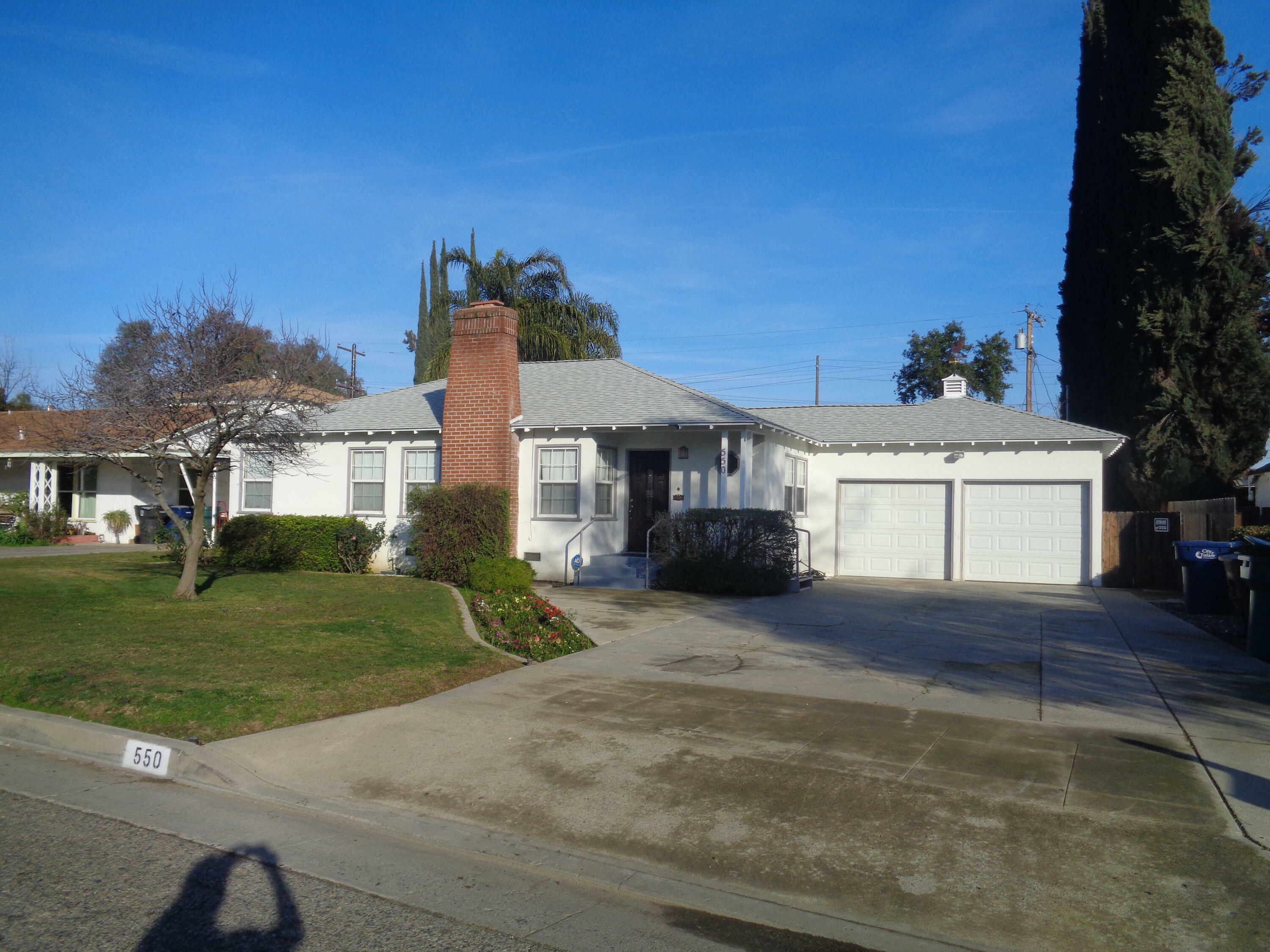 Property Photo:  550 N Bonita Drive  CA 93274 