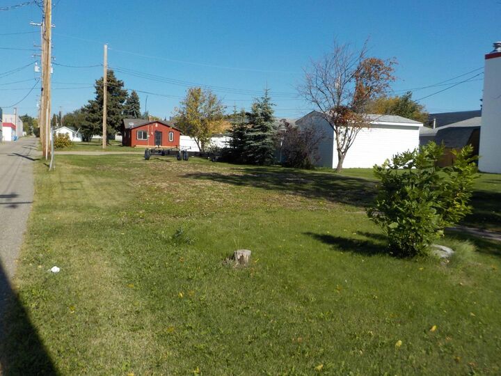 Property Photo: 10916 103 Ave. AB T0H 1L0