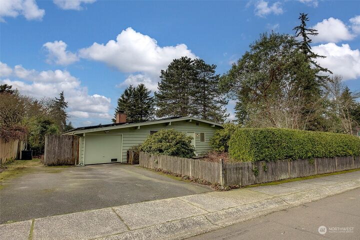 14049 91st Place NE  Kirkland WA 98034 photo