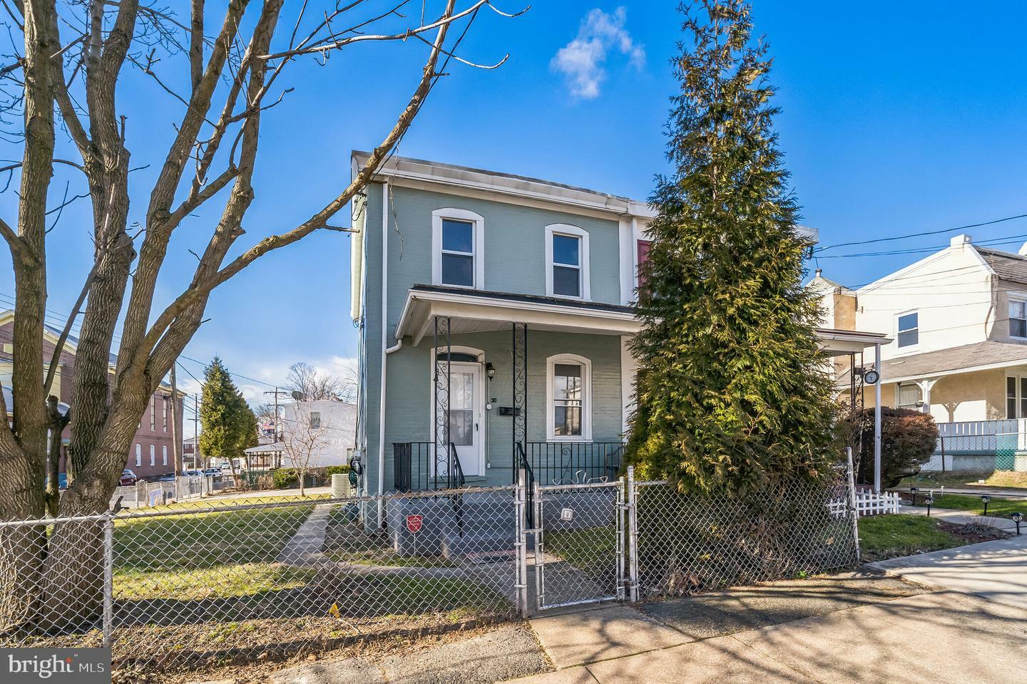 Property Photo:  30 S Diamond Street  PA 19018 