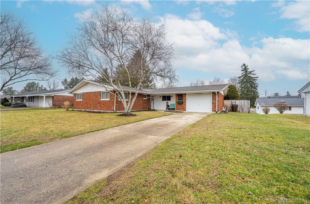 Property Photo: 1675 Parkview Drive OH 45385