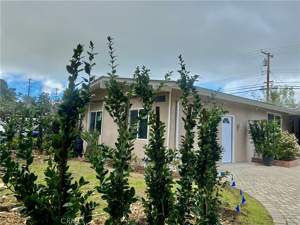 Property Photo: 27817 Hawthorne Blvd 1/2 CA 90275
