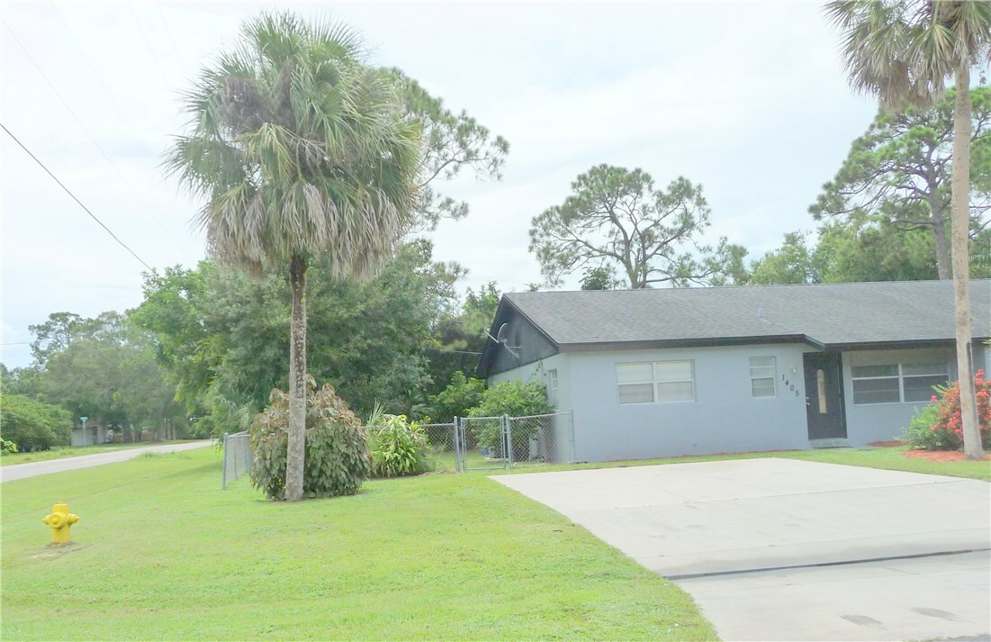 Property Photo:  1405 41st Ave Avenue  FL 32960 