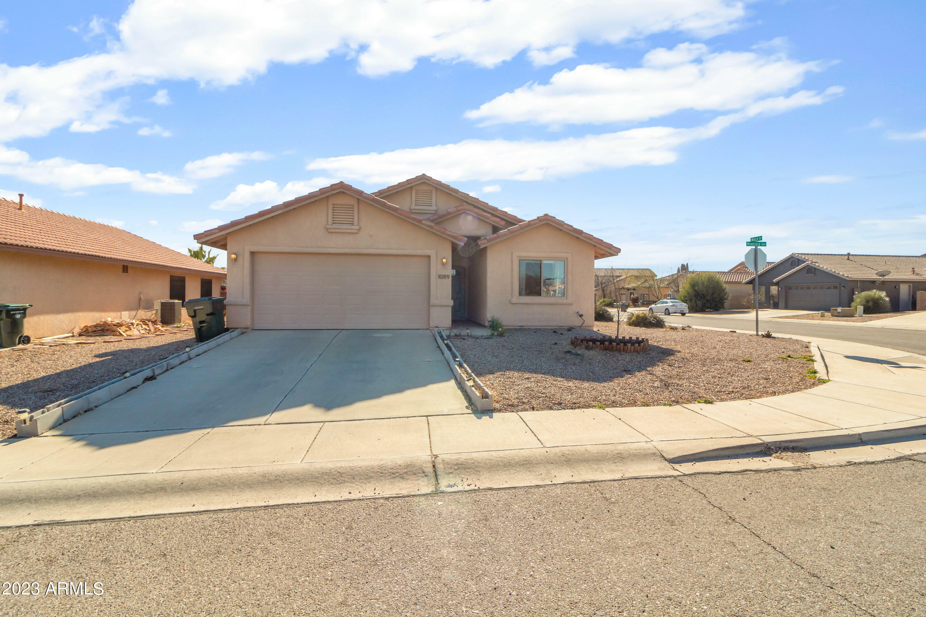 Property Photo:  1089 Montrose Avenue  AZ 85635 