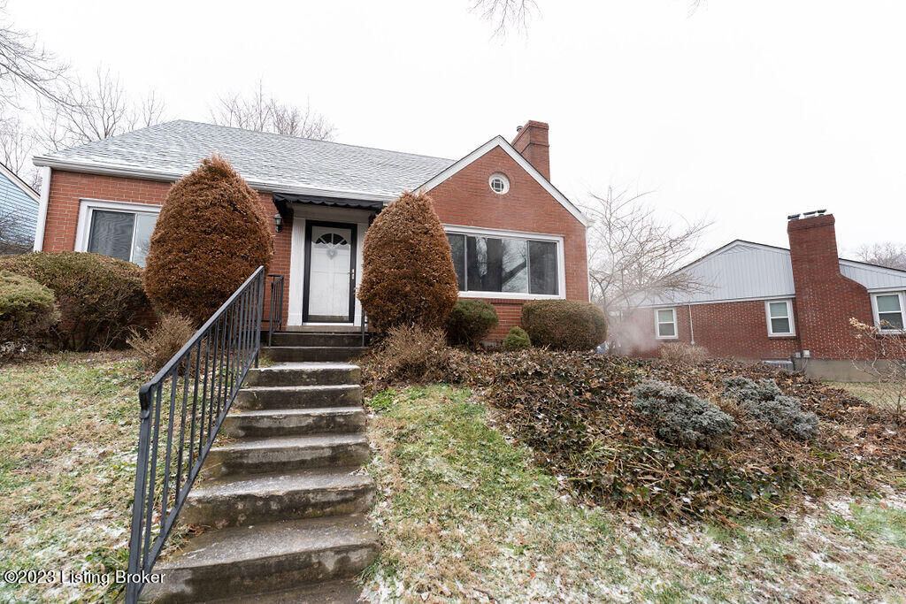 Property Photo:  5309 Alpine Way  KY 40214 
