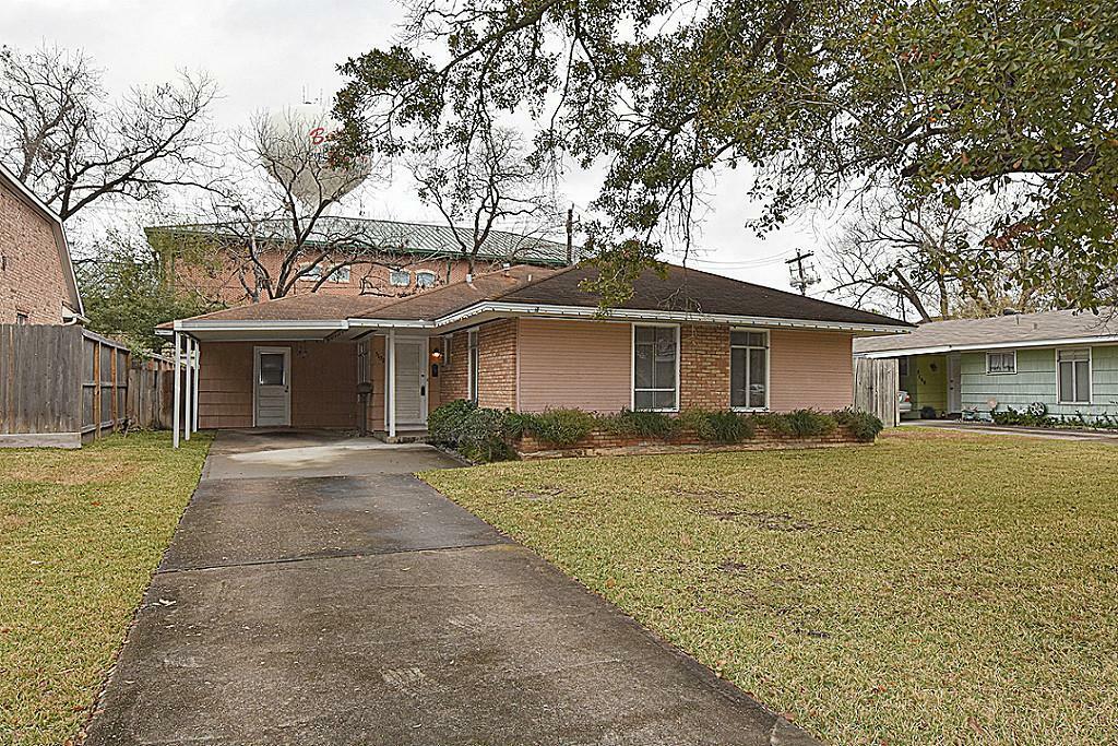 Property Photo:  5102 Aspen  TX 77401 