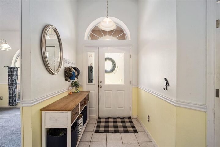 Property Photo:  6073 SE 19th Court  FL 34480 