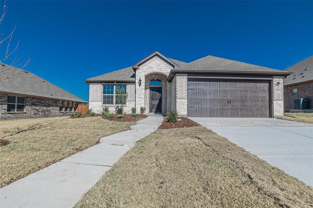 Property Photo: 422 Oleander Drive TX 75189