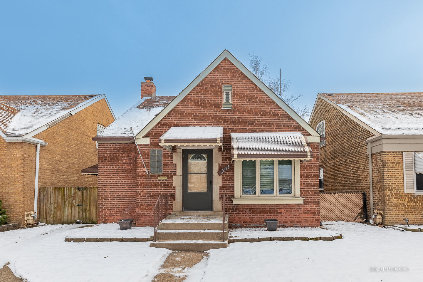 Property Photo: 10933 S Avenue H IL 60617