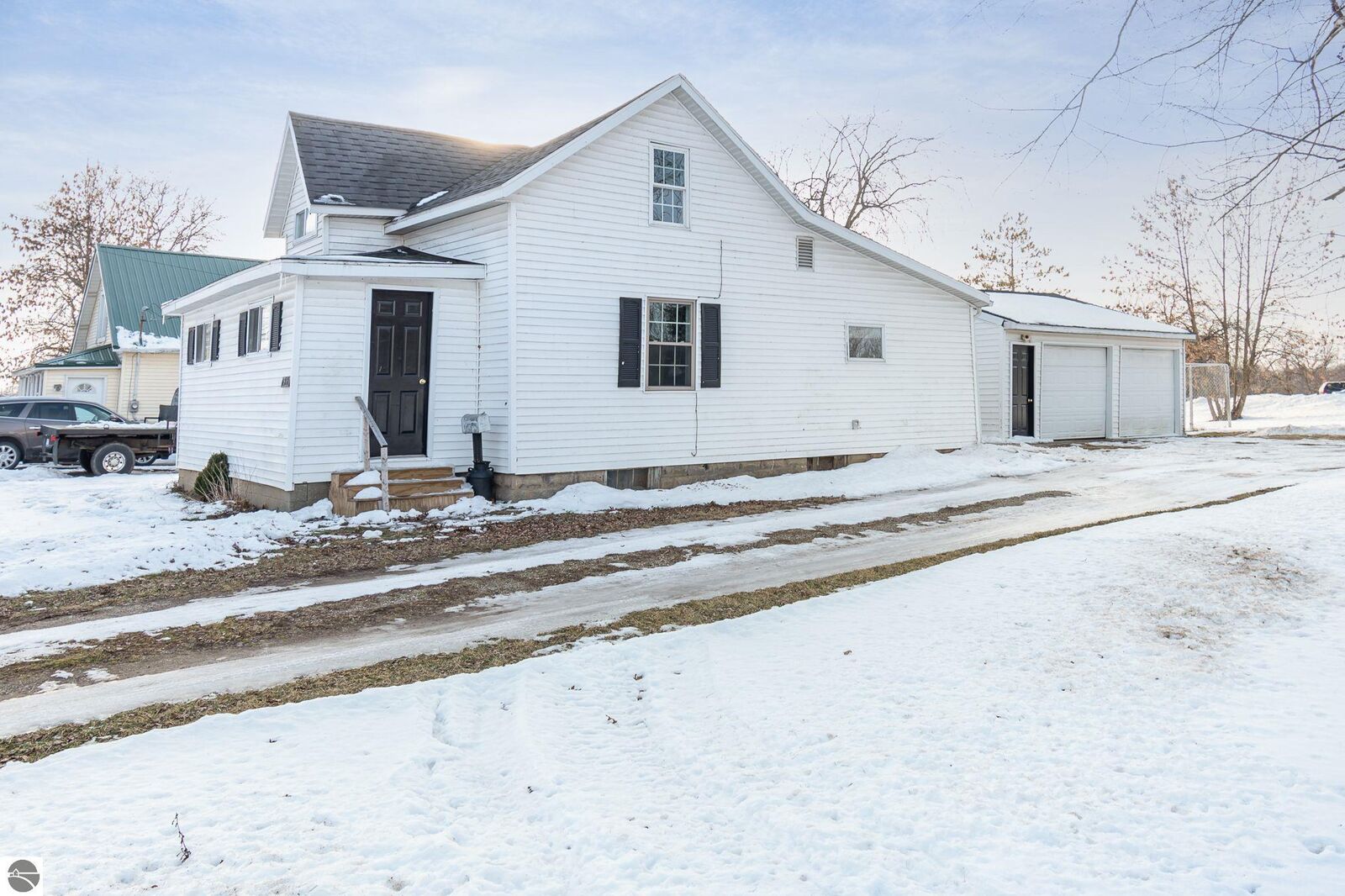 Property Photo:  422 Michigan Avenue  MI 48880 