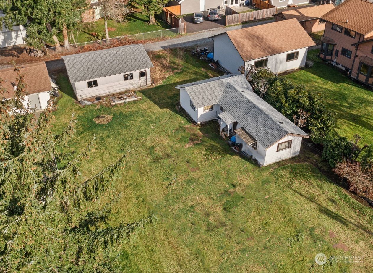 Property Photo: 927 6th Avenue SW WA 98371