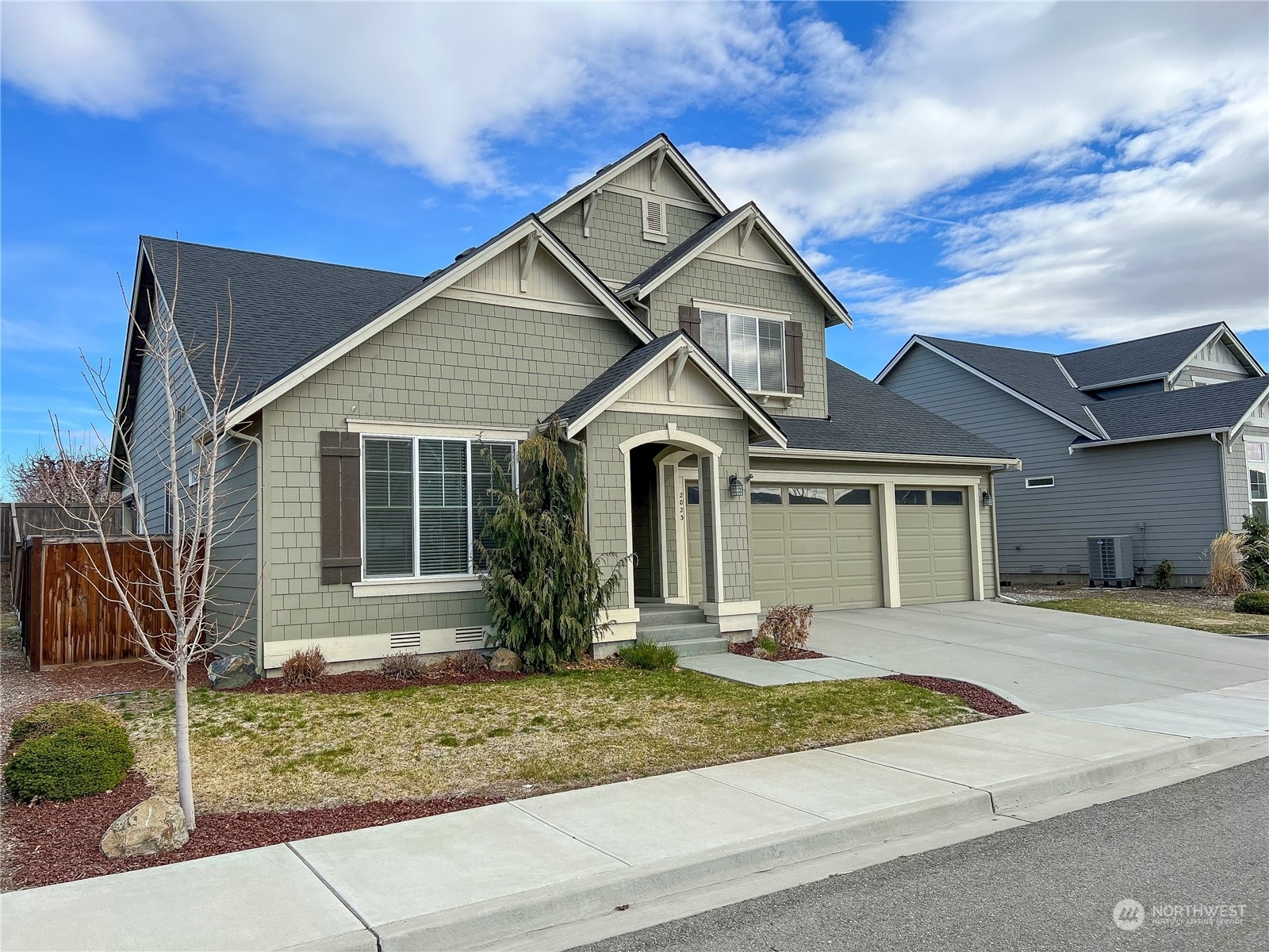 Property Photo:  2023 Legacy Place SE  WA 98802 