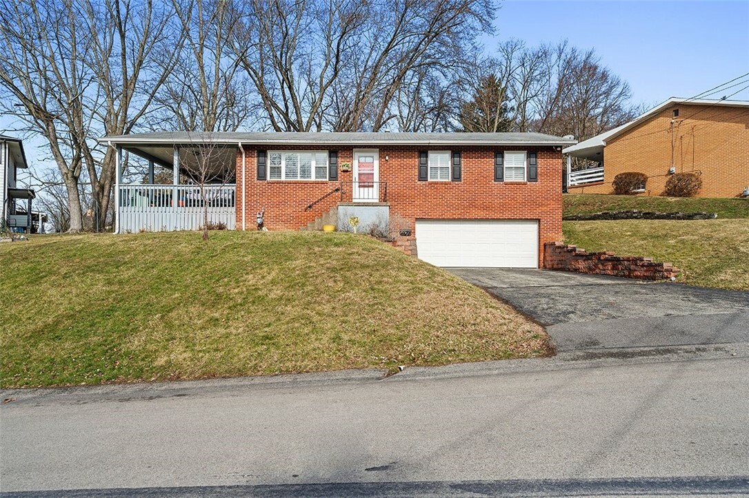 Property Photo:  9 Old York Rd  PA 15301 