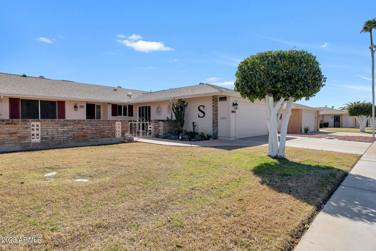Property Photo: 10434 W Tropicana Circle W AZ 85351