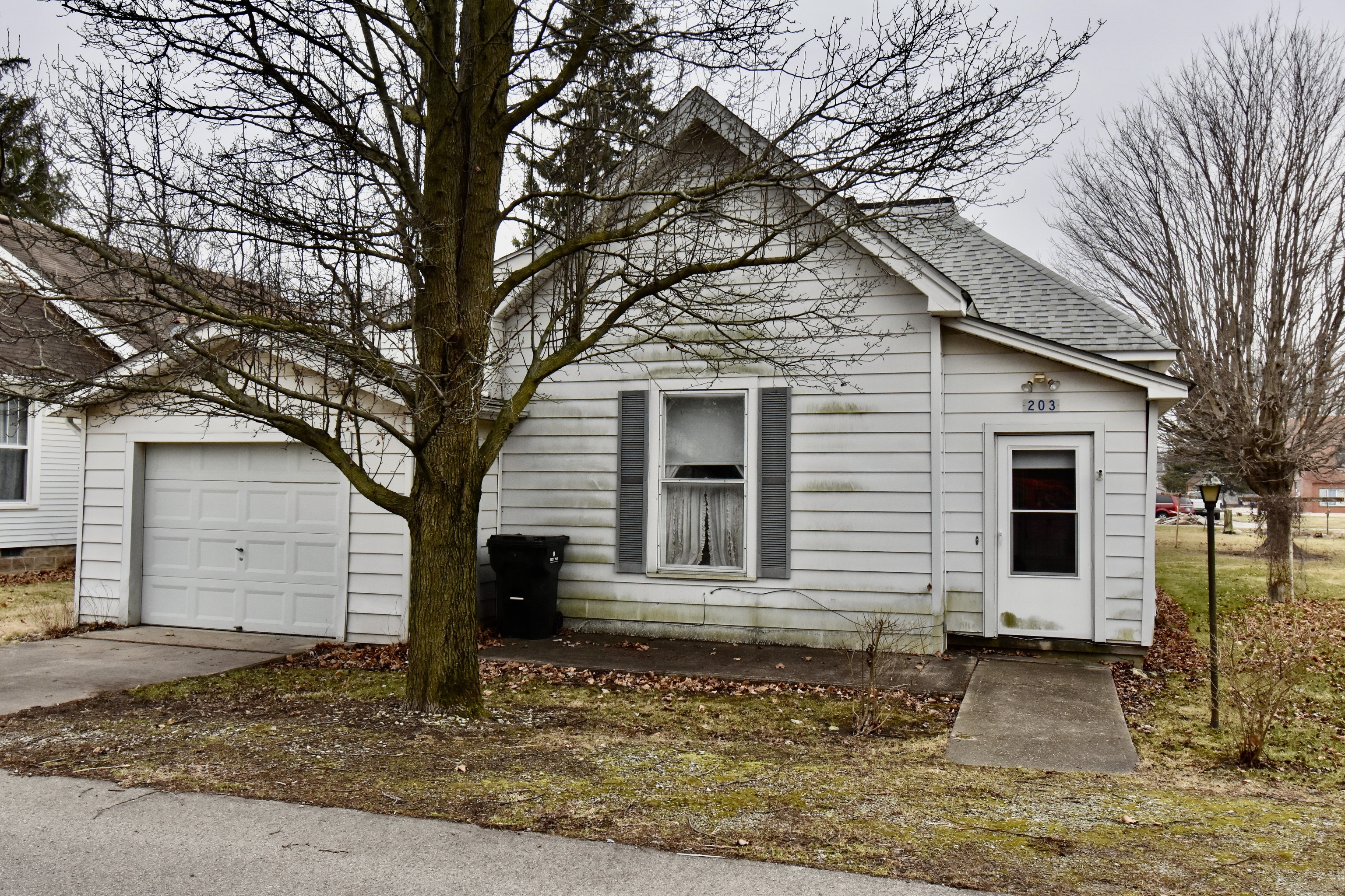 Property Photo:  203 1st Street  IN 47384 