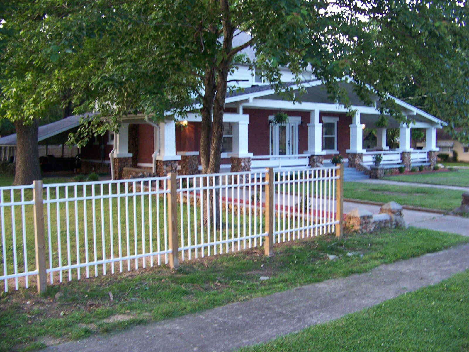 Property Photo: 427 E Springfield Street MO 65605