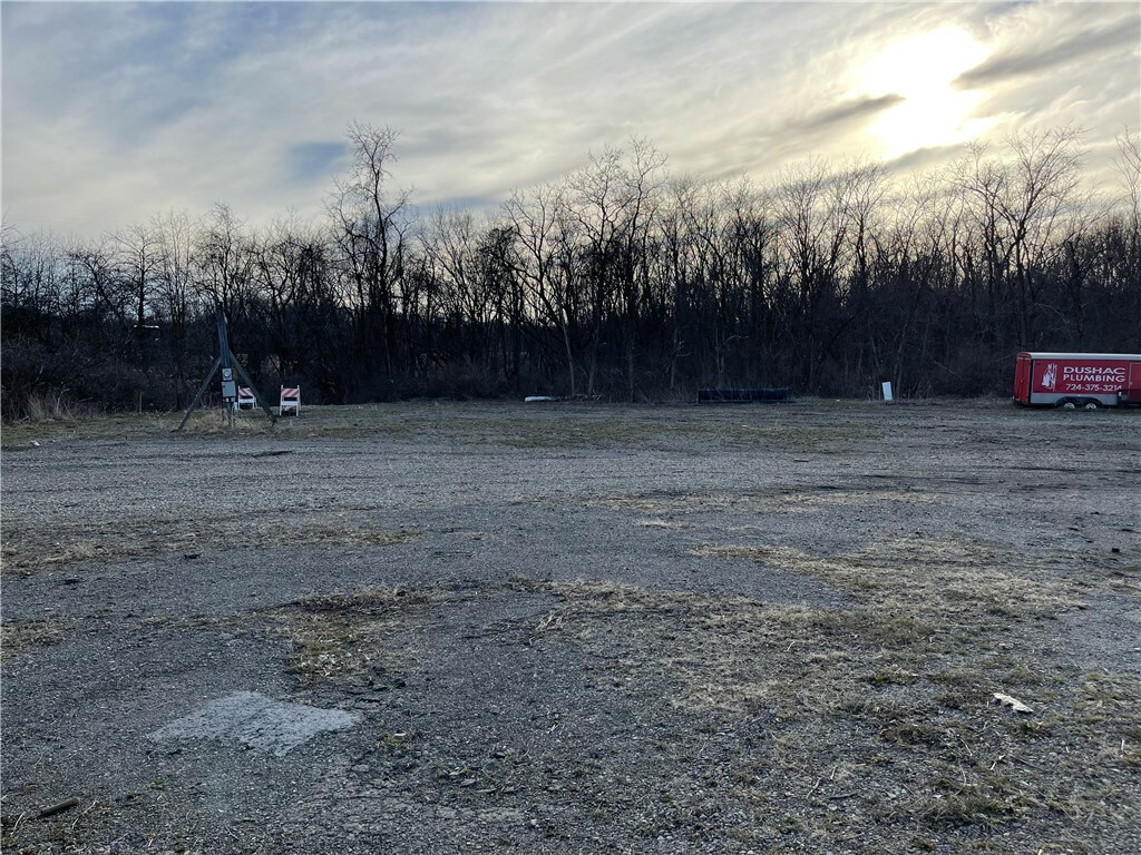 Property Photo: 137 Shippingport Rd PA 15001