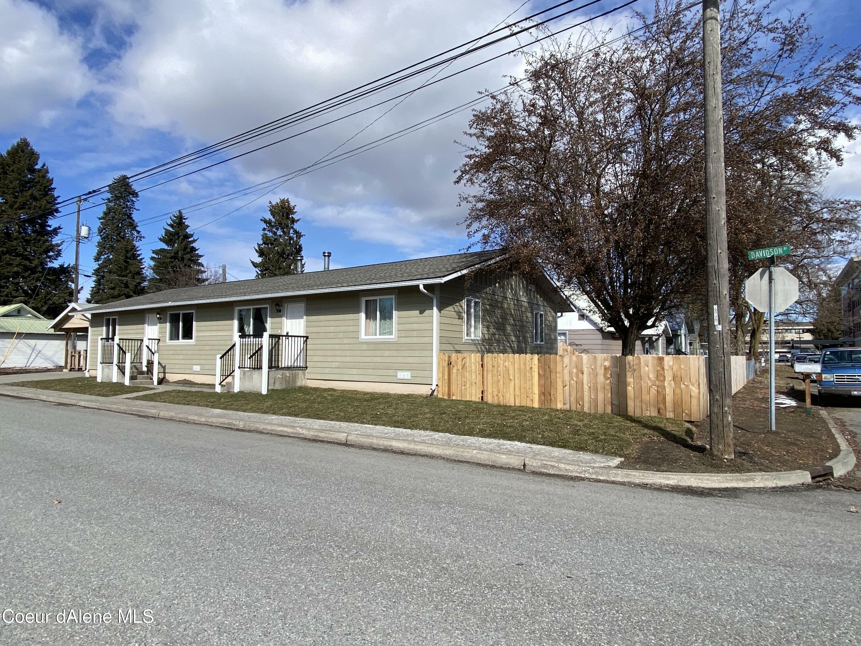 709 W Davidson Ave  Coeur D'Alene ID 83814 photo