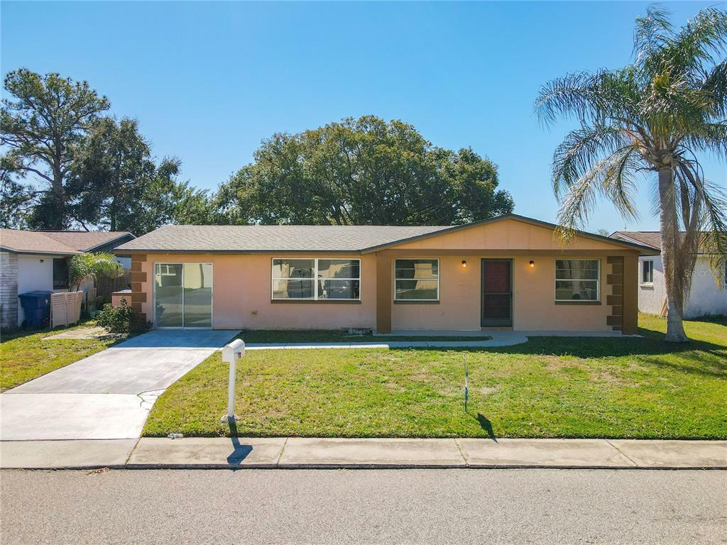 Property Photo:  3536 Eisenhower Drive  FL 34691 