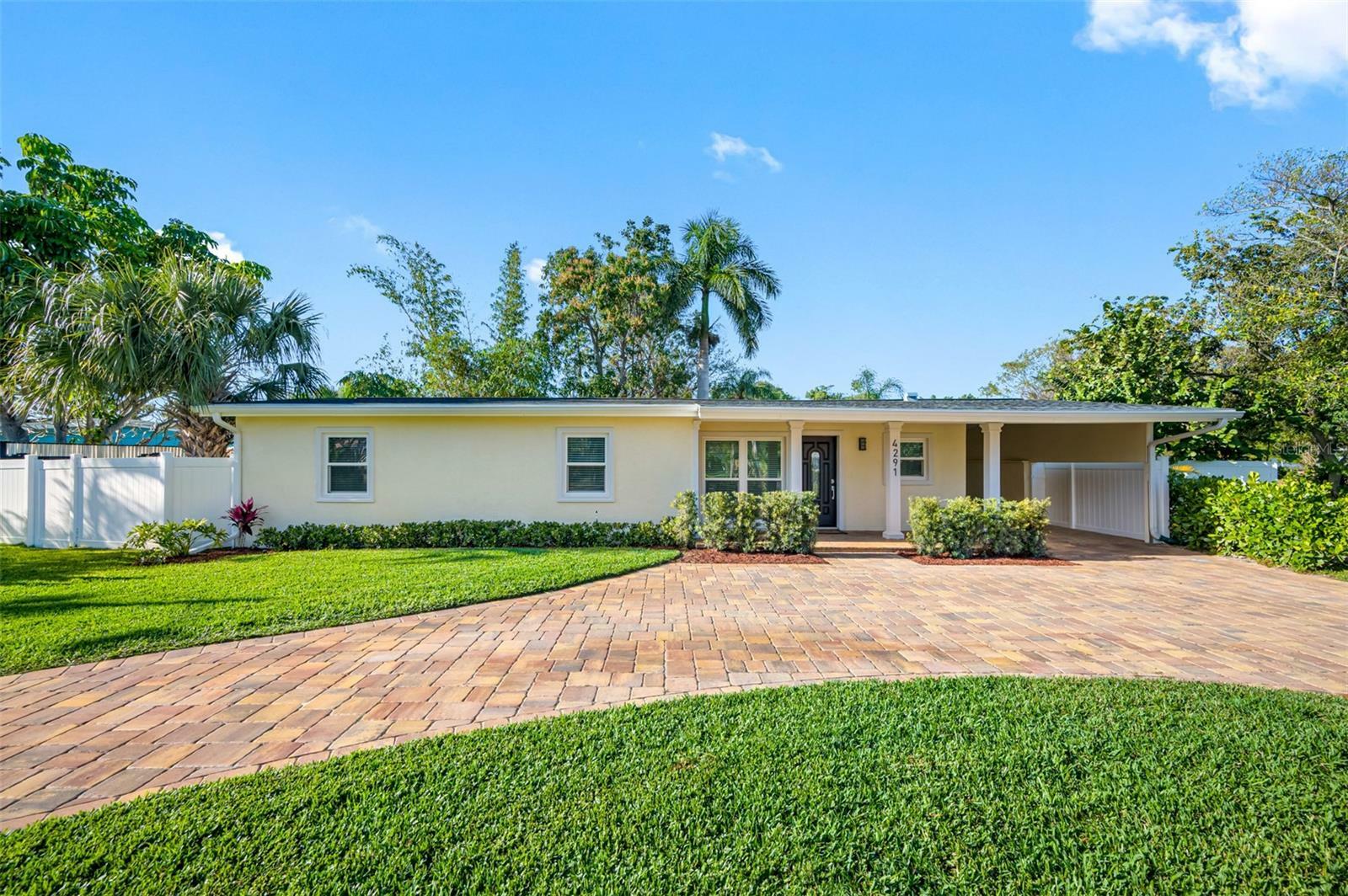 Property Photo:  4291 Neptune Drive SE  FL 33705 