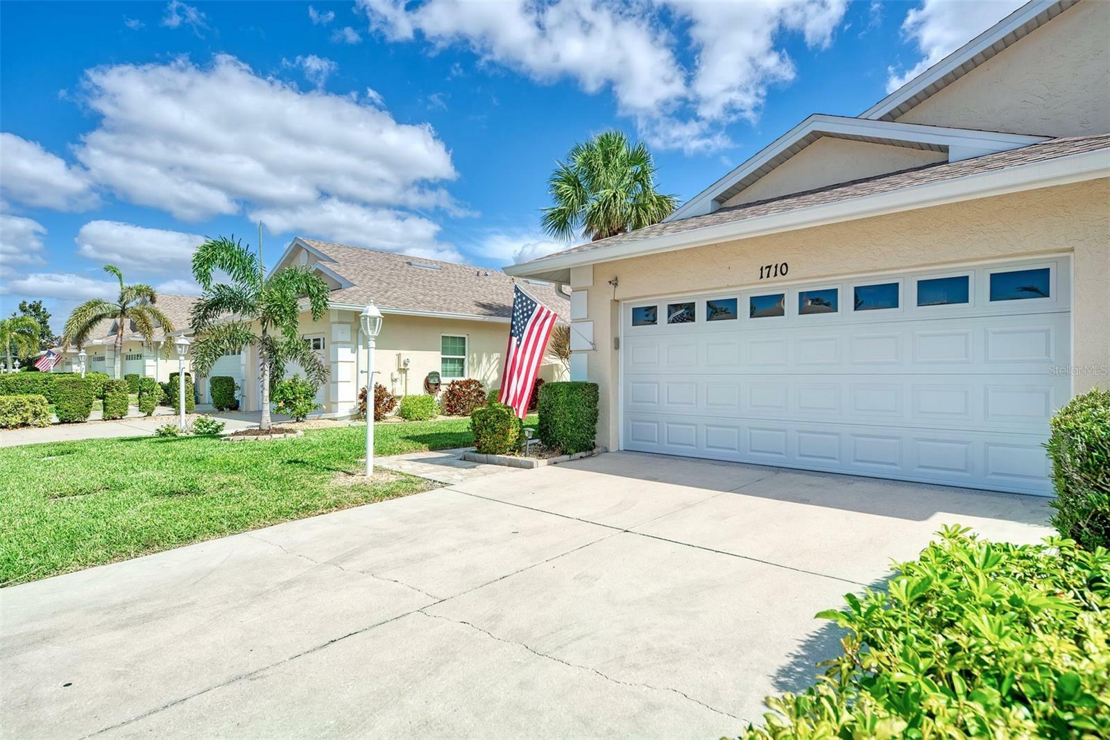 Property Photo:  1710 Fountain View Circle  FL 34292 