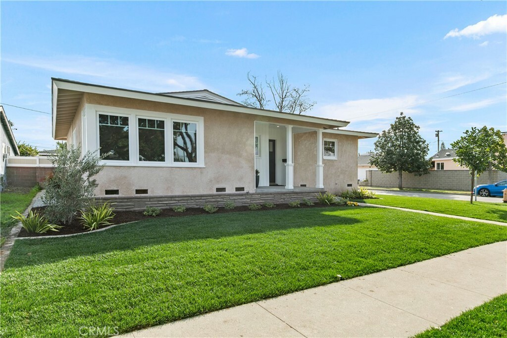 Property Photo: 2436 Palo Verde Avenue CA 90815