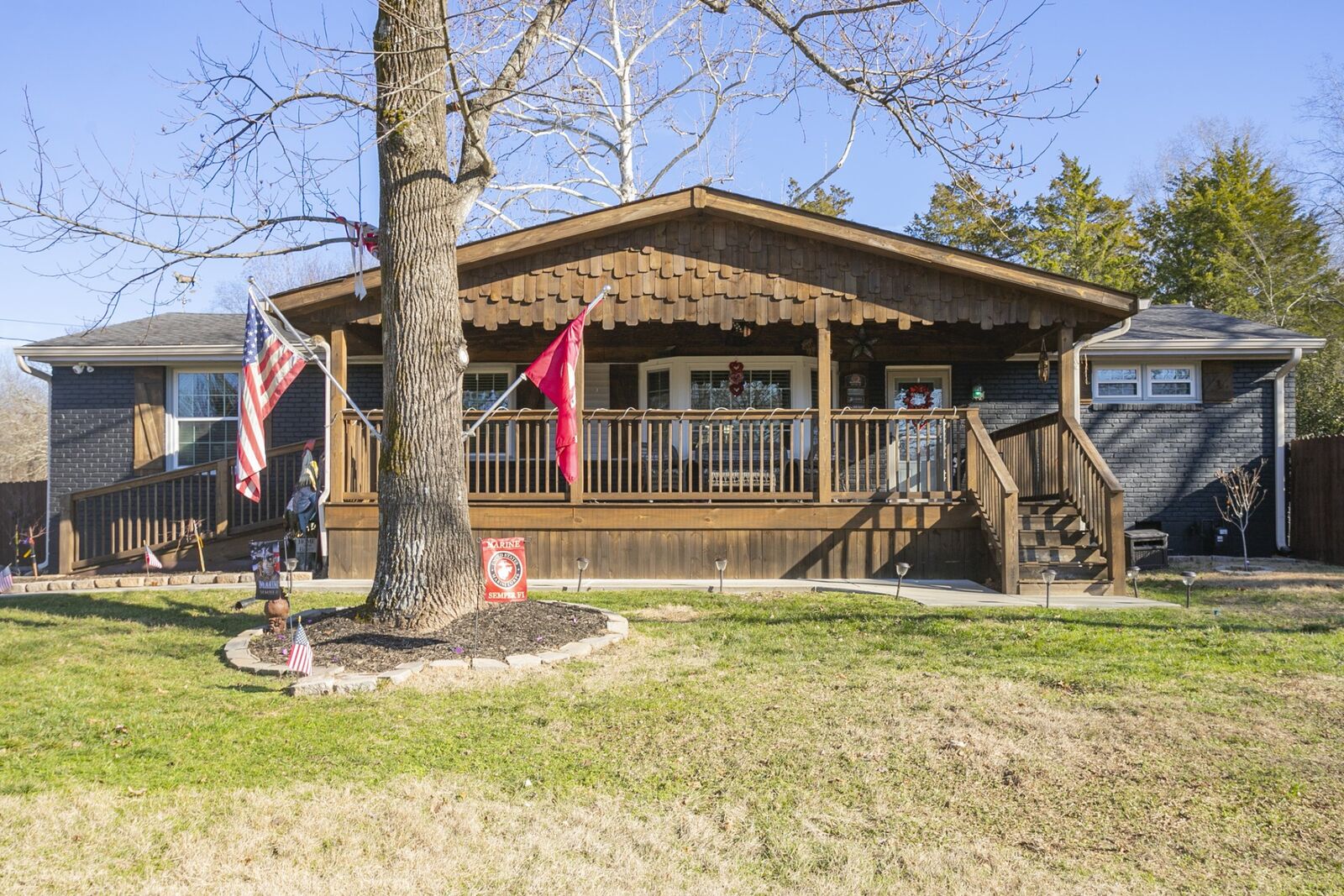 Property Photo: 832 Brook Hollow Rd TN 37205
