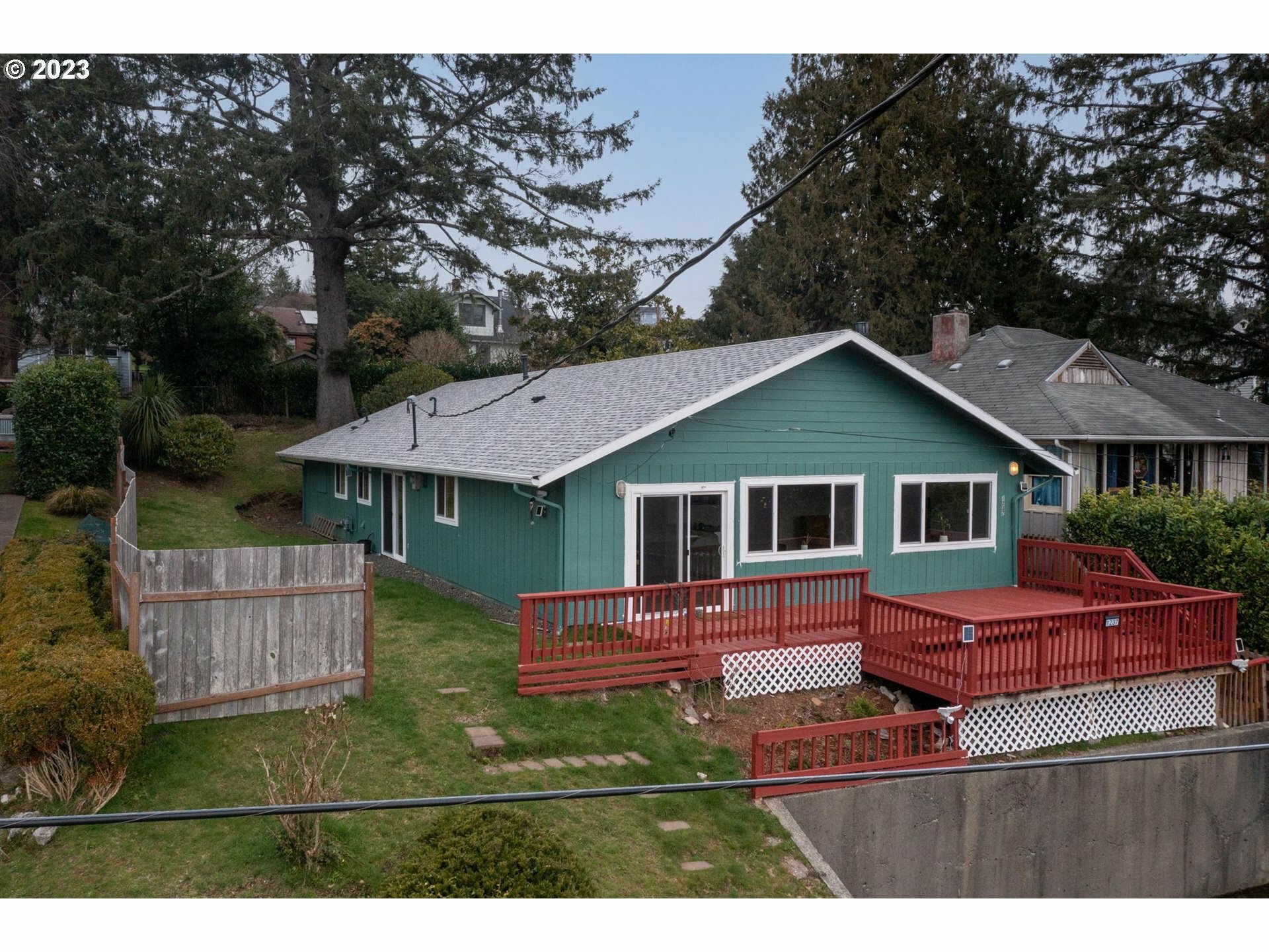 Property Photo:  1237 Alameda Ave  OR 97103 