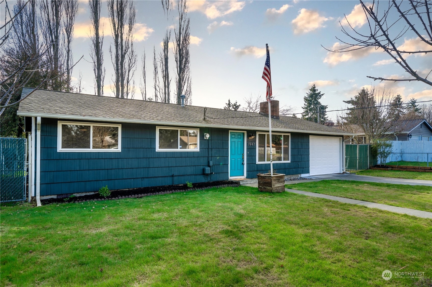 Property Photo: 1947 SW 350th Street WA 98023