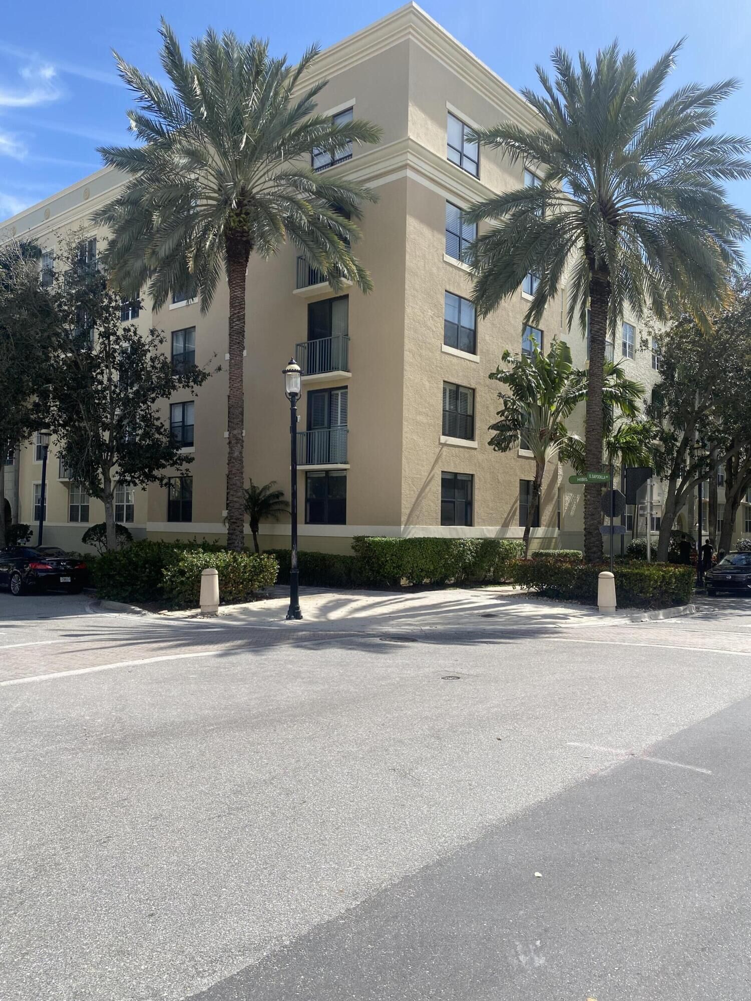 Property Photo: 630 S Sapodilla Avenue 229 FL 33401