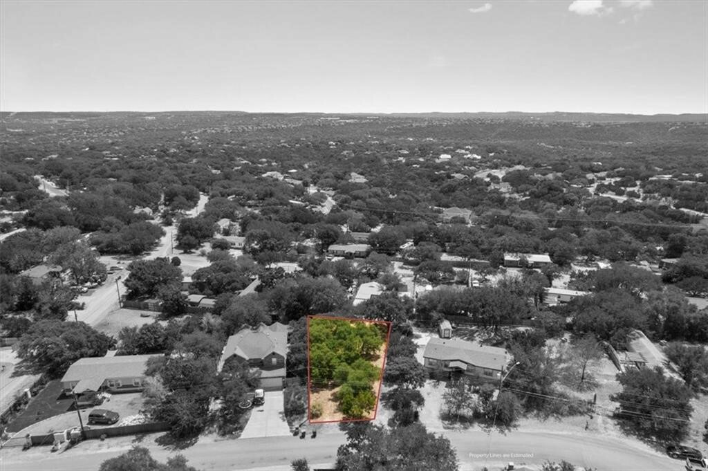 Property Photo: 1413 Shawnee Circle TX 78734
