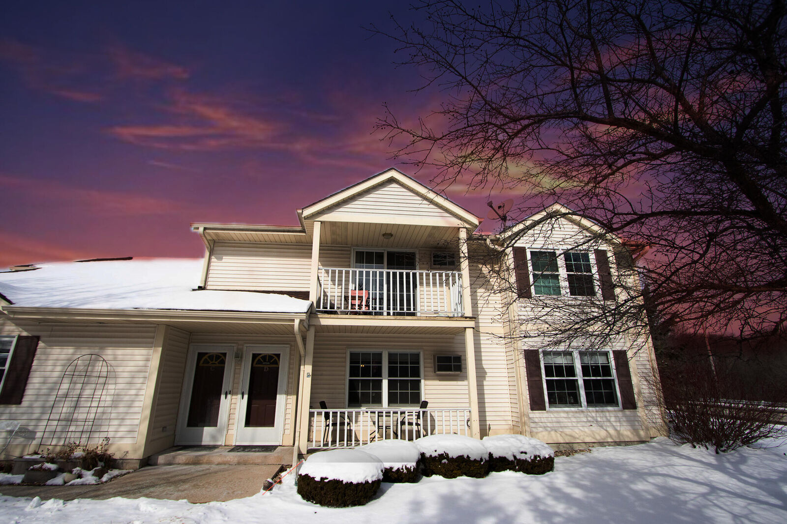 Property Photo: 831 Devonshire Ln D WI 53090
