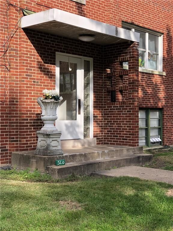 Property Photo:  520 Wabash Avenue 10   61938 