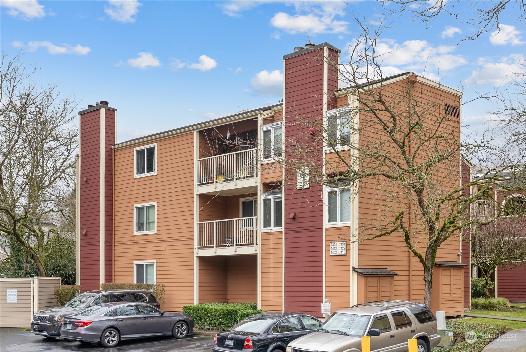 Property Photo: 7430 W Lake Sammamish Parkway NE 304 WA 98052