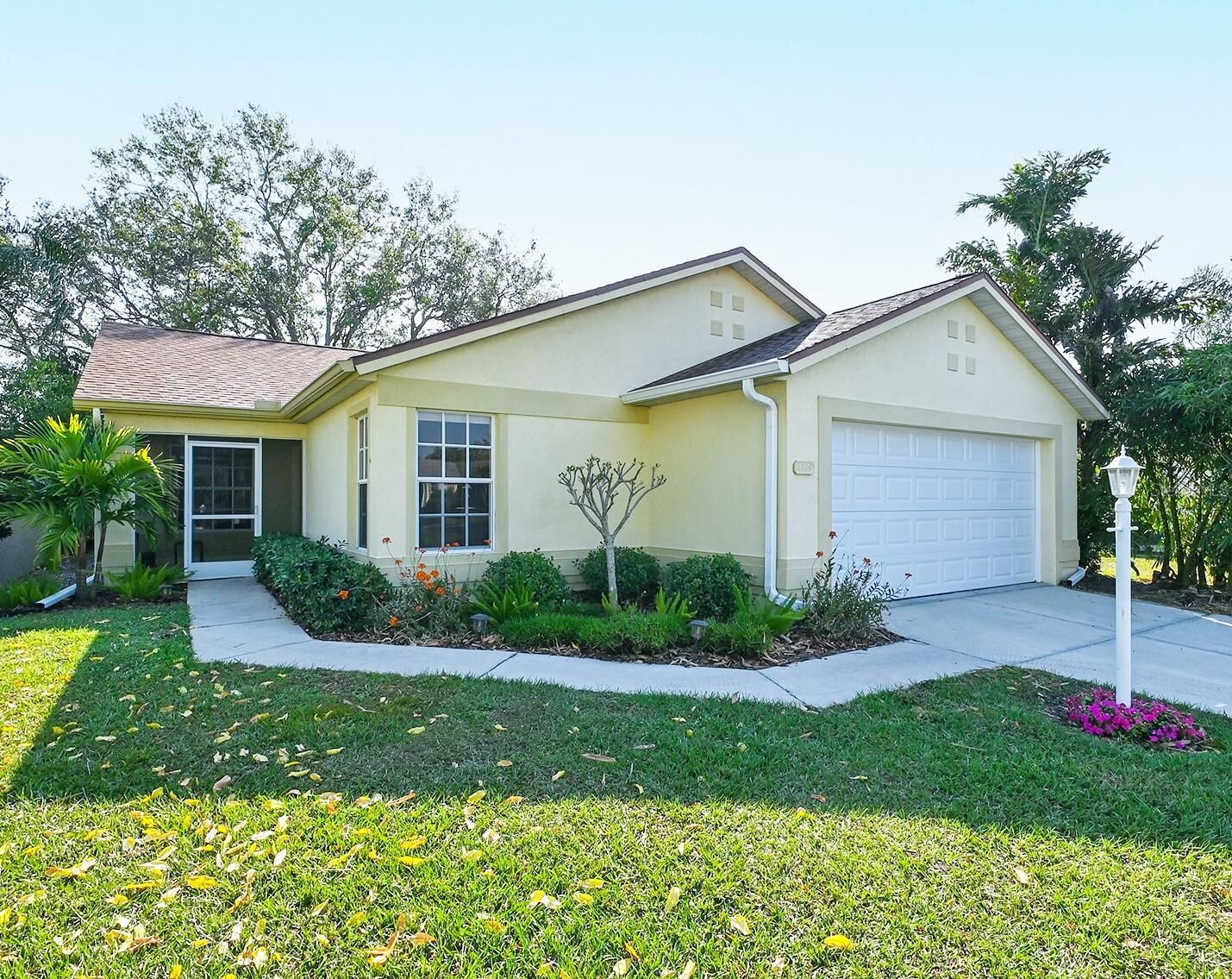 Property Photo:  4368 Edinbridge Circle  FL 34235 