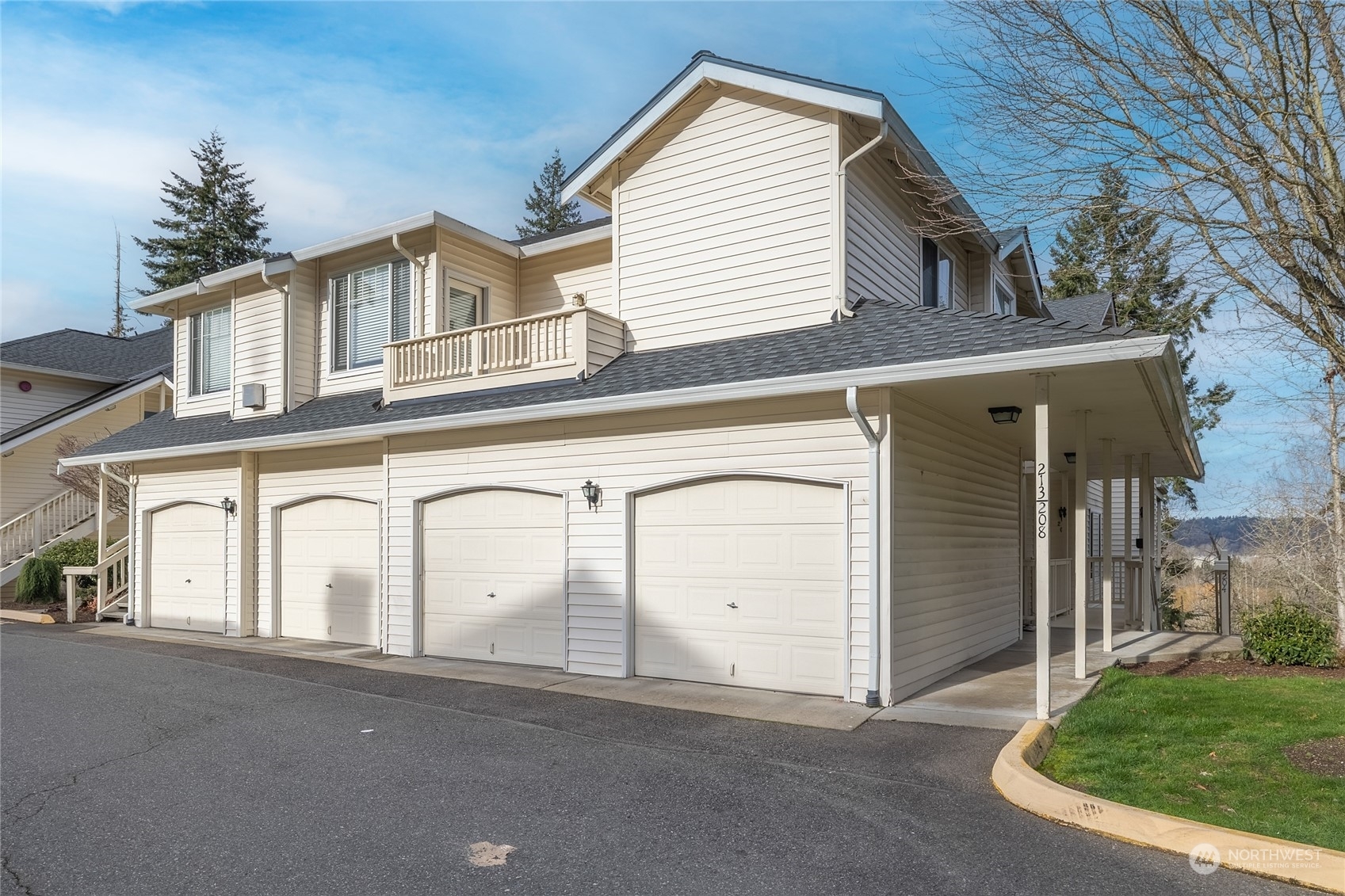 Property Photo:  4704 Mill Pond Drive SE 213  WA 98092 