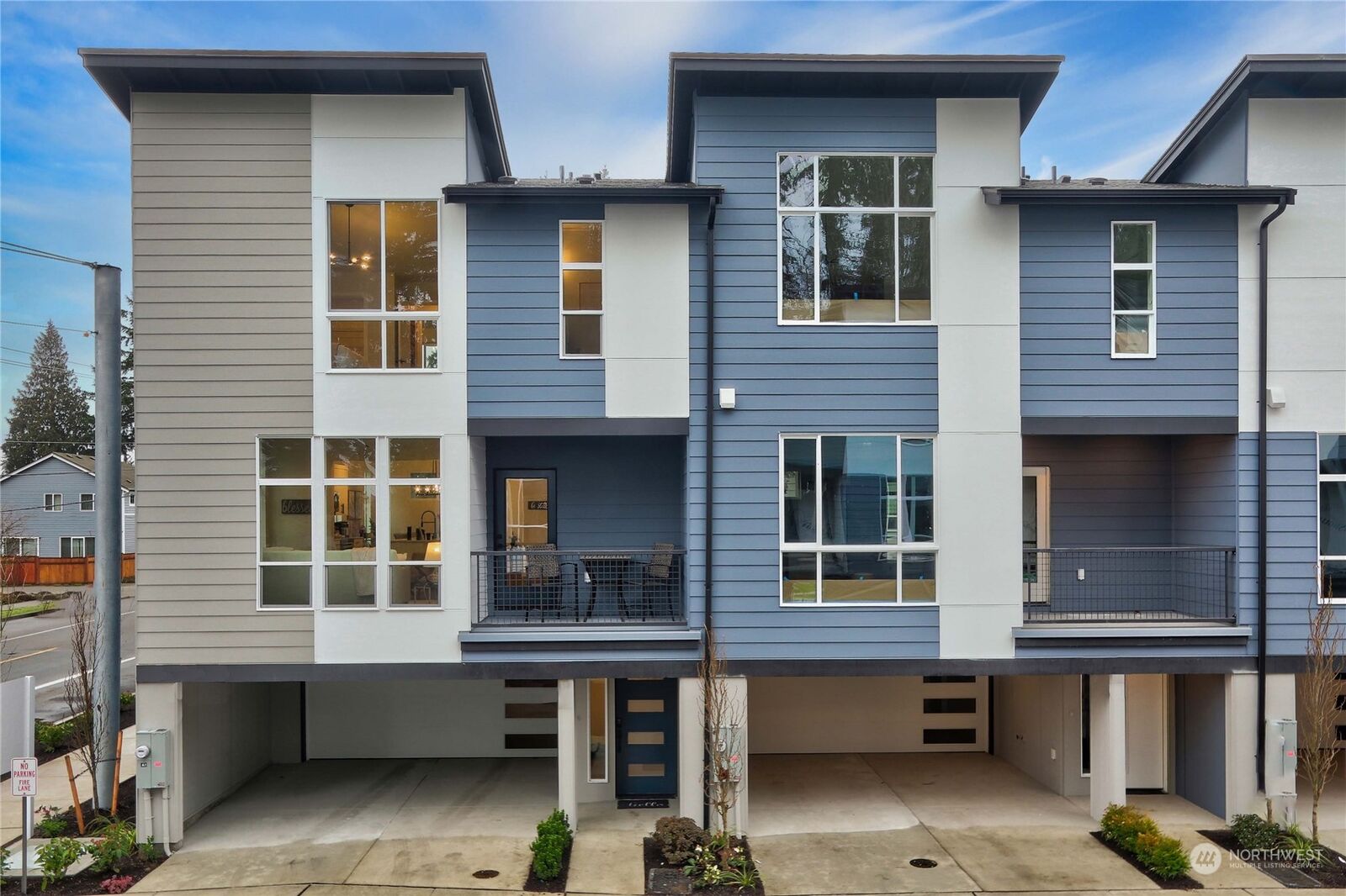 Property Photo: 13710 Ash Way B6 WA 98204