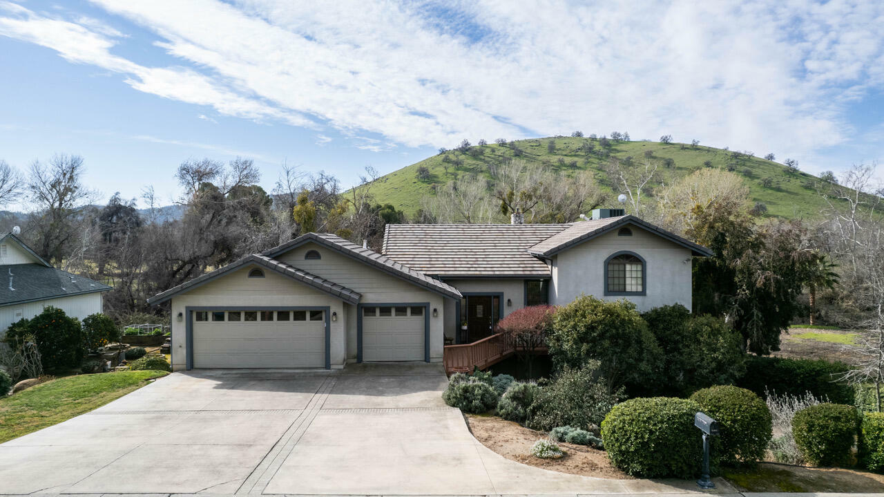 Property Photo:  31811 Country Club Drive  CA 93257 