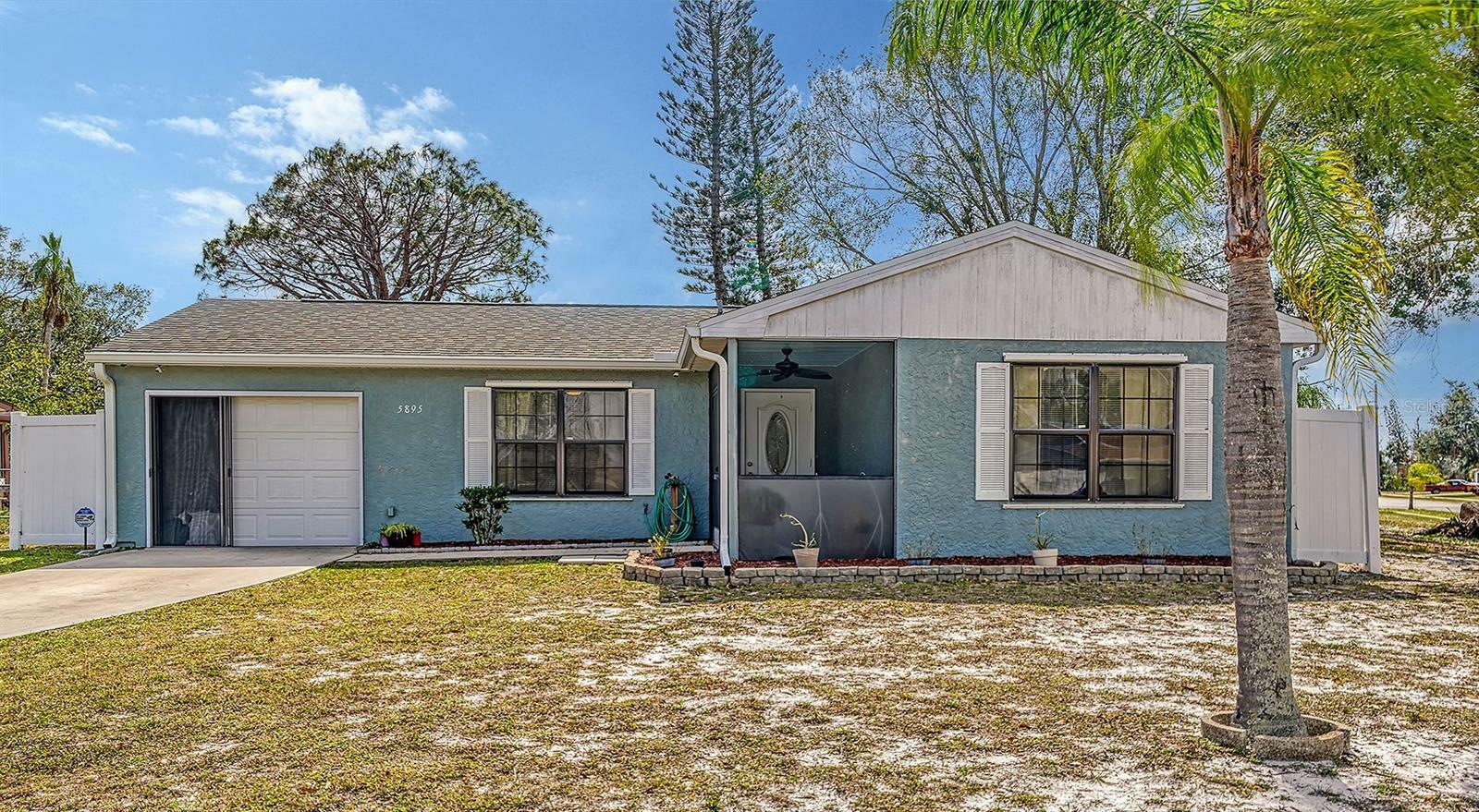 Property Photo:  5895 Spearman Circle  FL 34287 