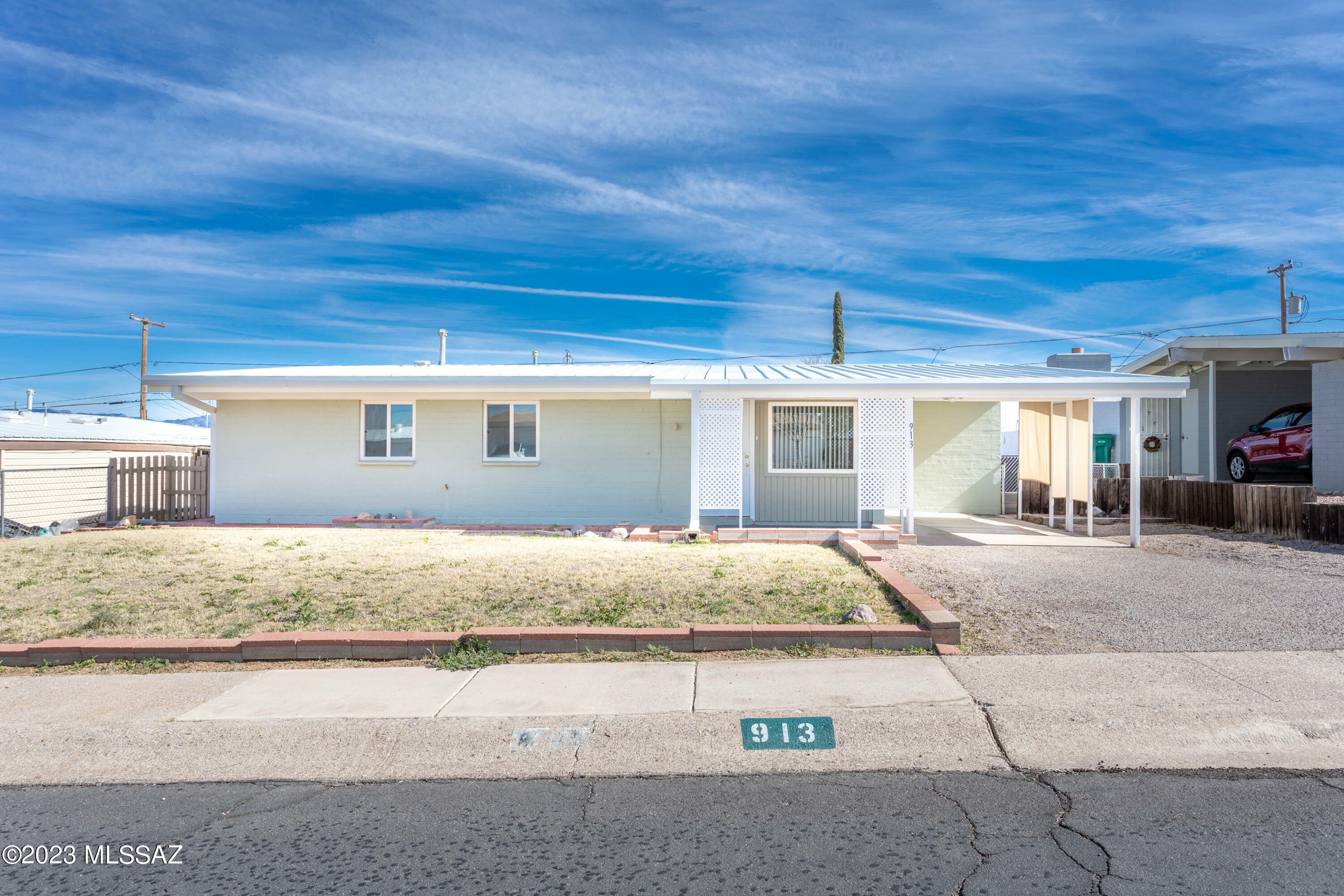 Property Photo: 913 W 6th Avenue AZ 85631