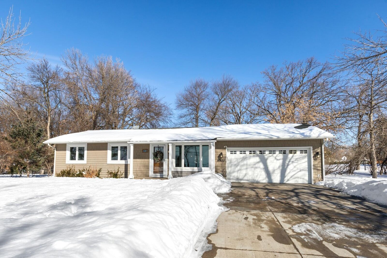 Property Photo:  16400 N Hillcrest Court  MN 55346 