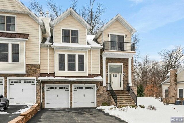 Property Photo:  20 Summit Drive  NJ 07006 